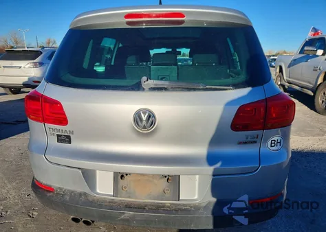 2016 Volkswagen Tiguan S z USA, uszkodzony, nr VIN WVGBV7AX4GW523894